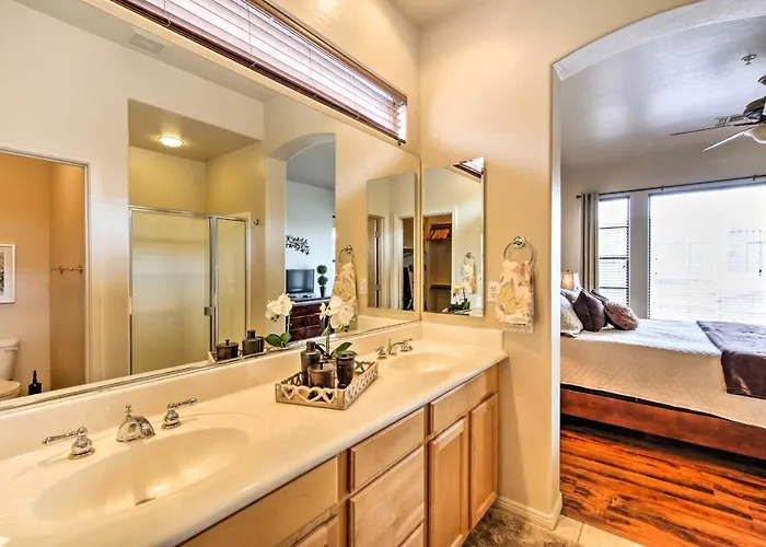 Community Pool, Golf & Tennis: Scottsdale Retreat